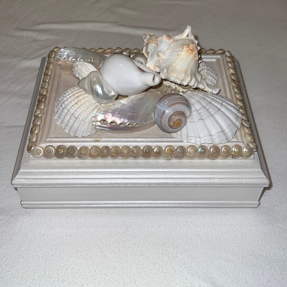 London jewelers seashell jewelry box